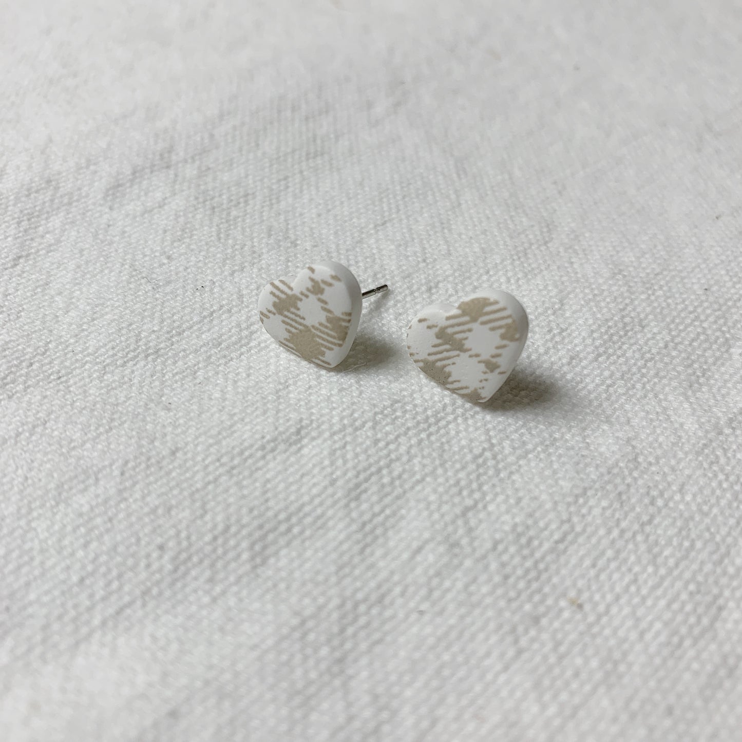 Heart Stud - Tan Plaid
