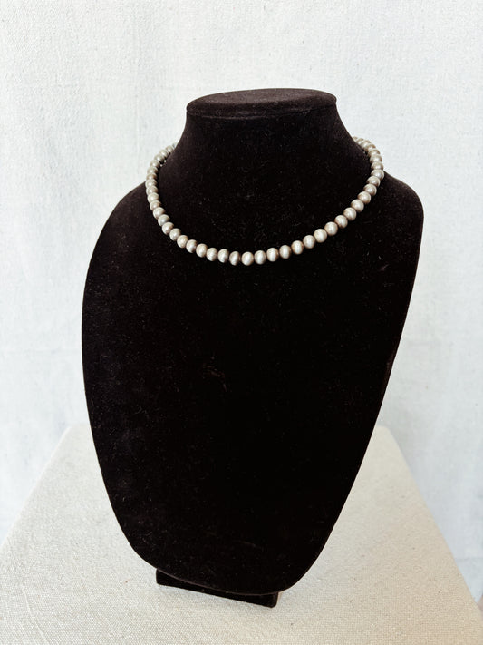 Navajo Pearl Necklace - Medium Beads
