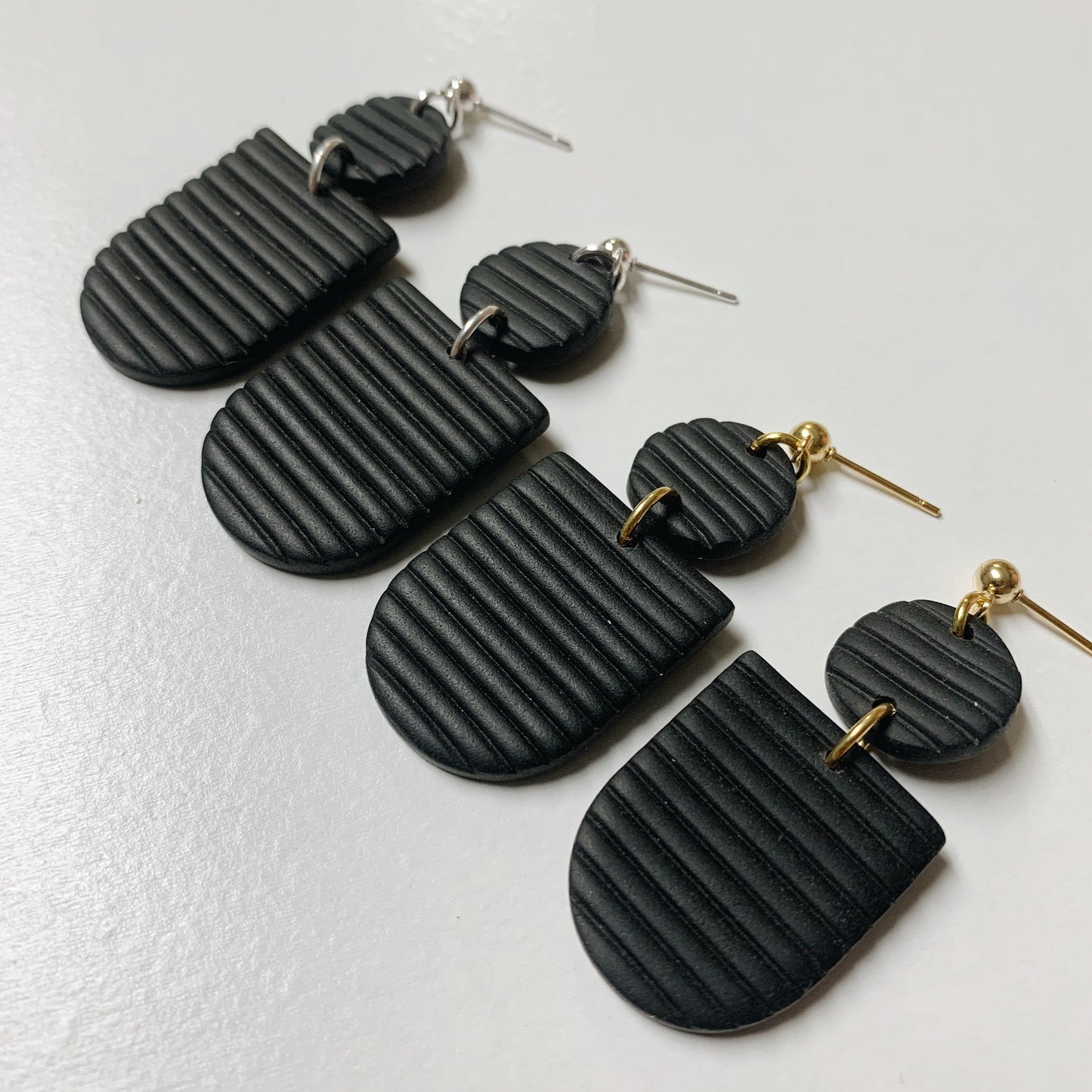 Louisa Earring - Ribbed Black