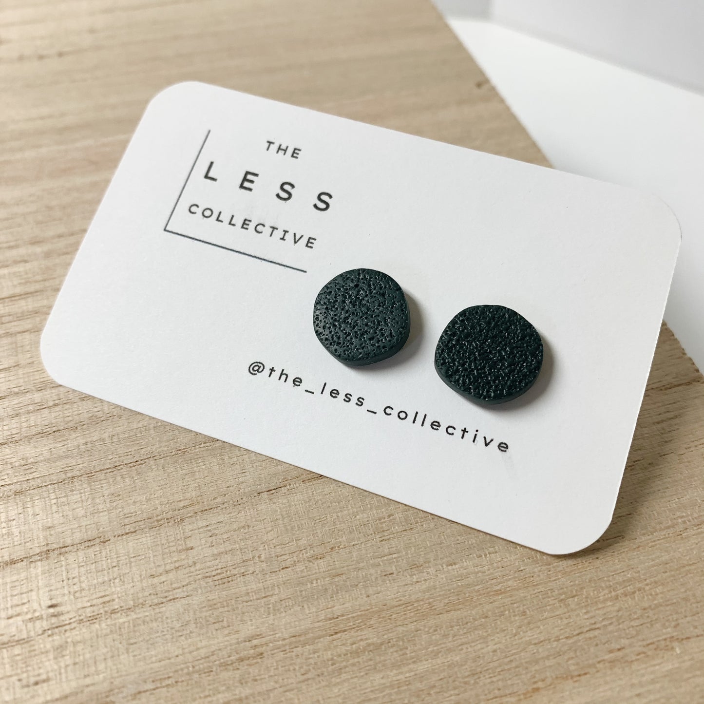 Organic Stud - Textured Emerald Green