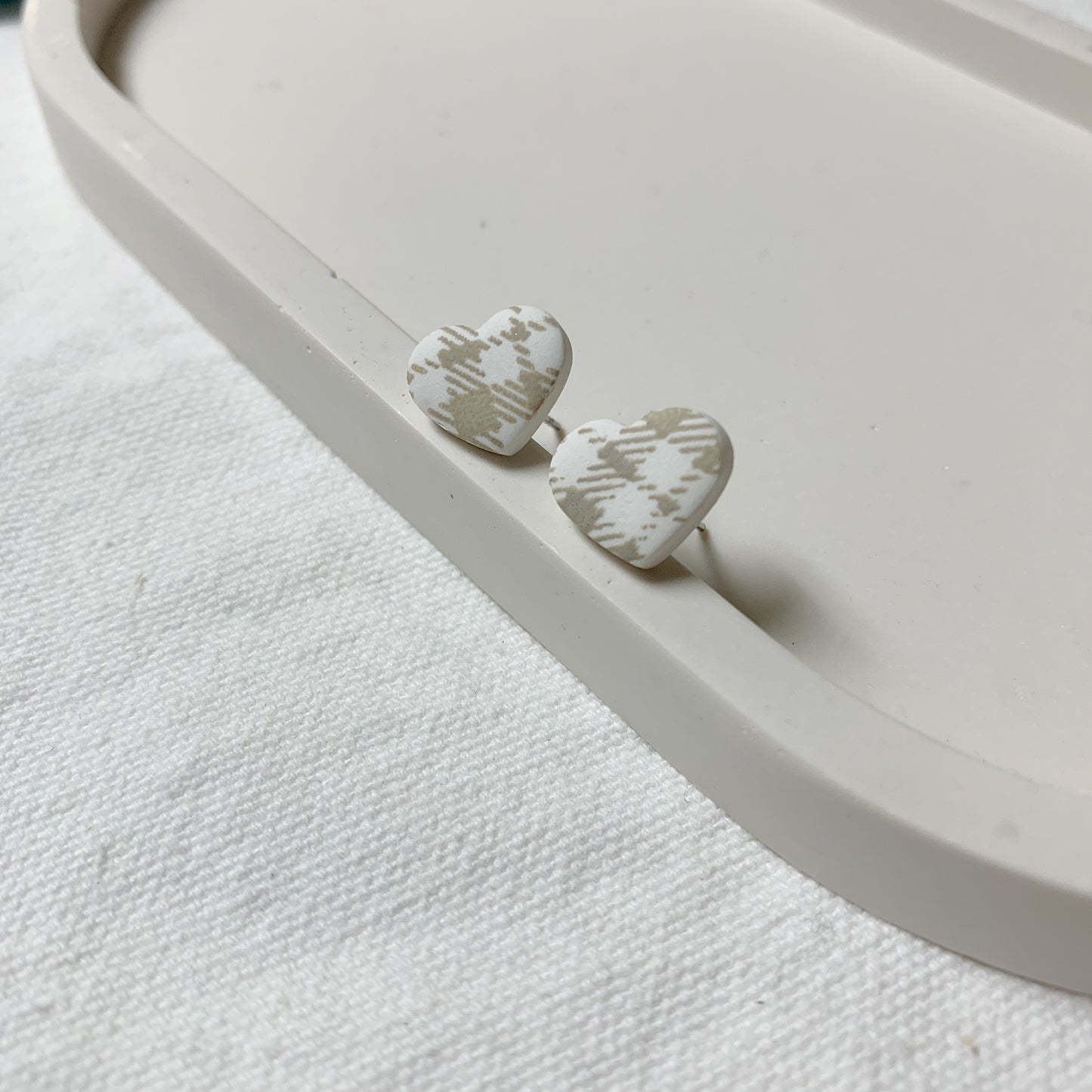 Heart Stud - Tan Plaid