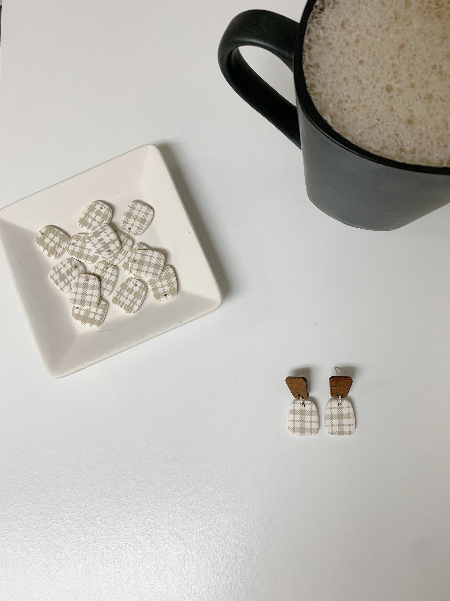 Evie - Wood + Tan Plaid