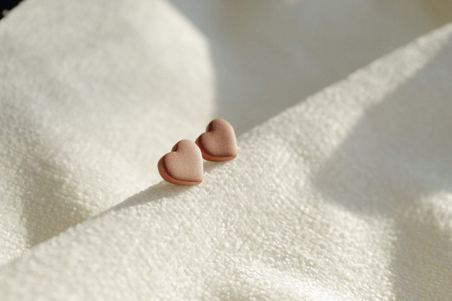 Heart Stud - Salmon Pink
