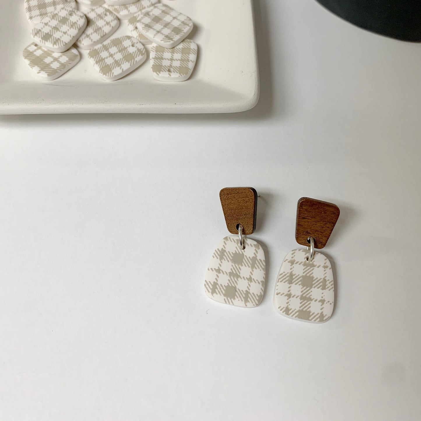 Evie - Wood + Tan Plaid