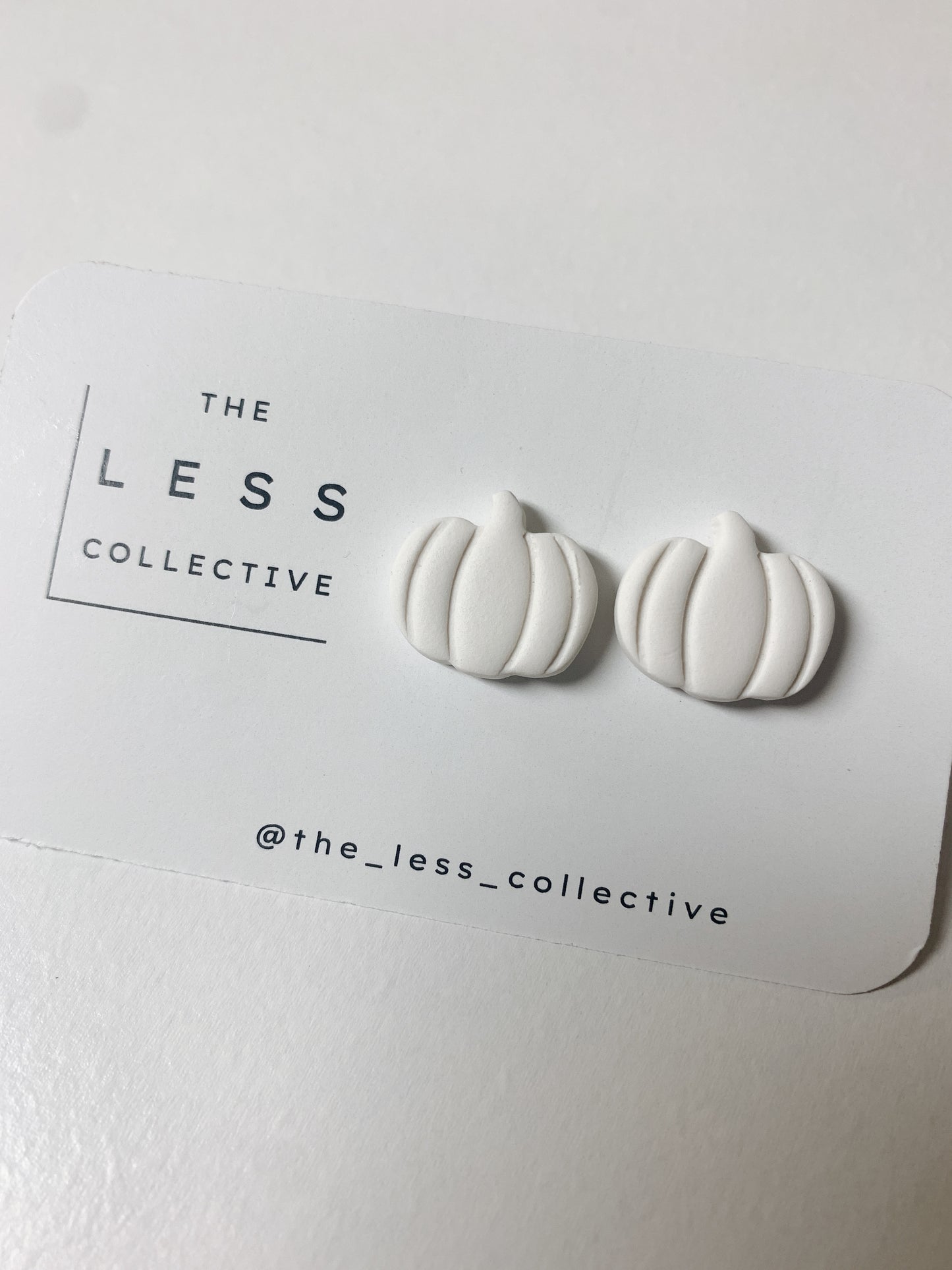 Pumpkin Stud - White