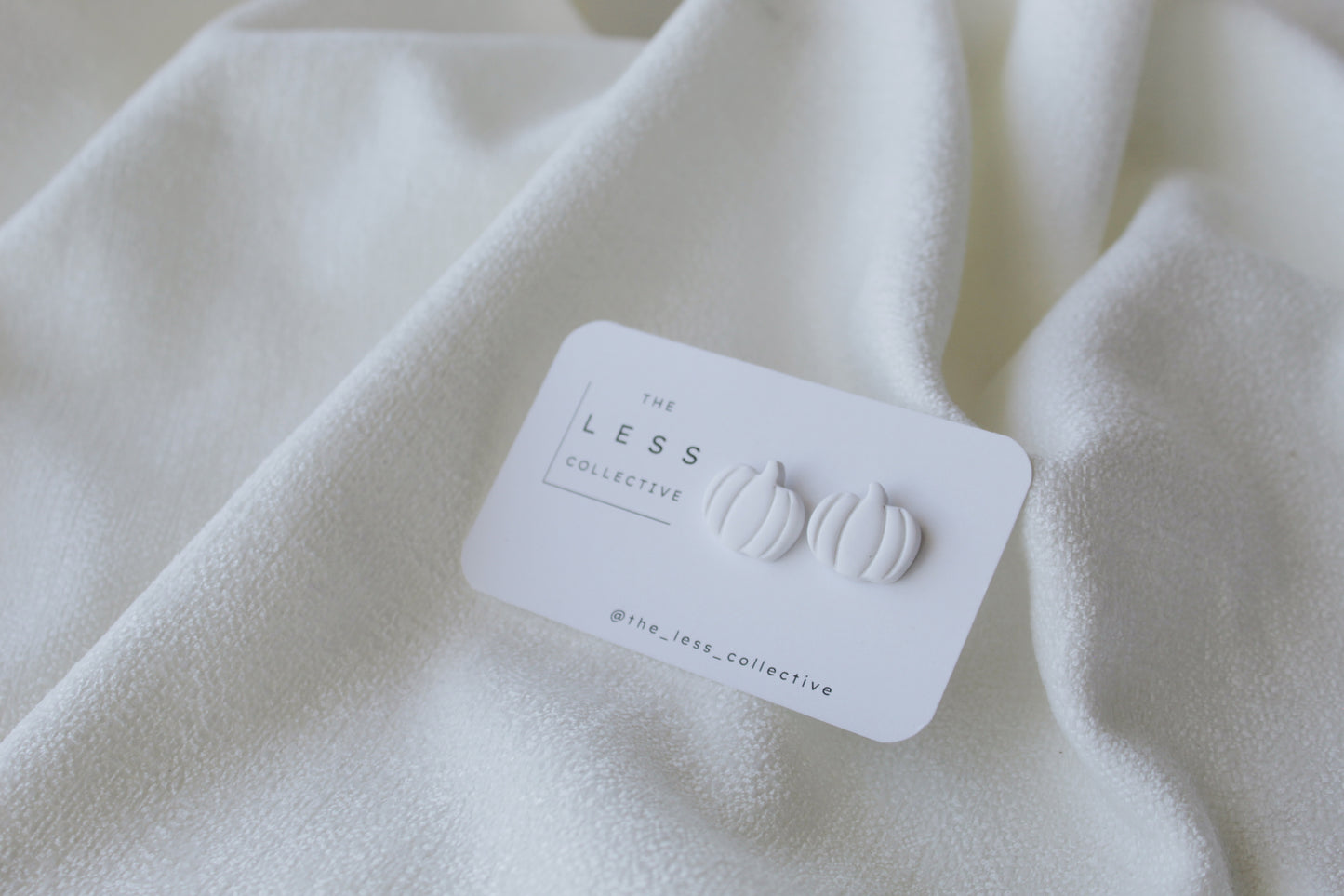 Pumpkin Stud - White