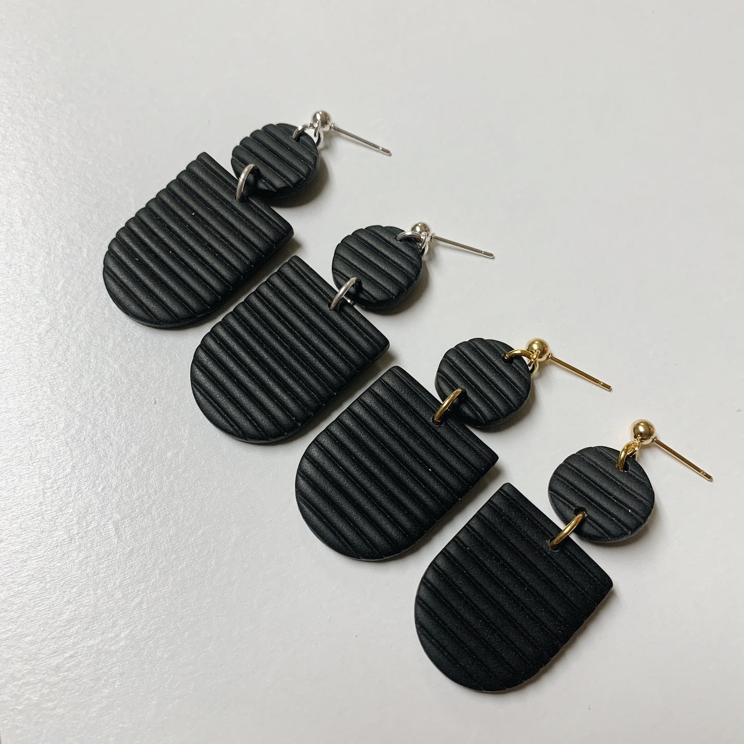 Louisa Earring - Ribbed Black