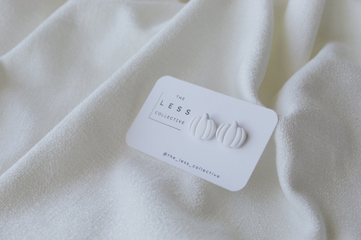 Pumpkin Stud - White