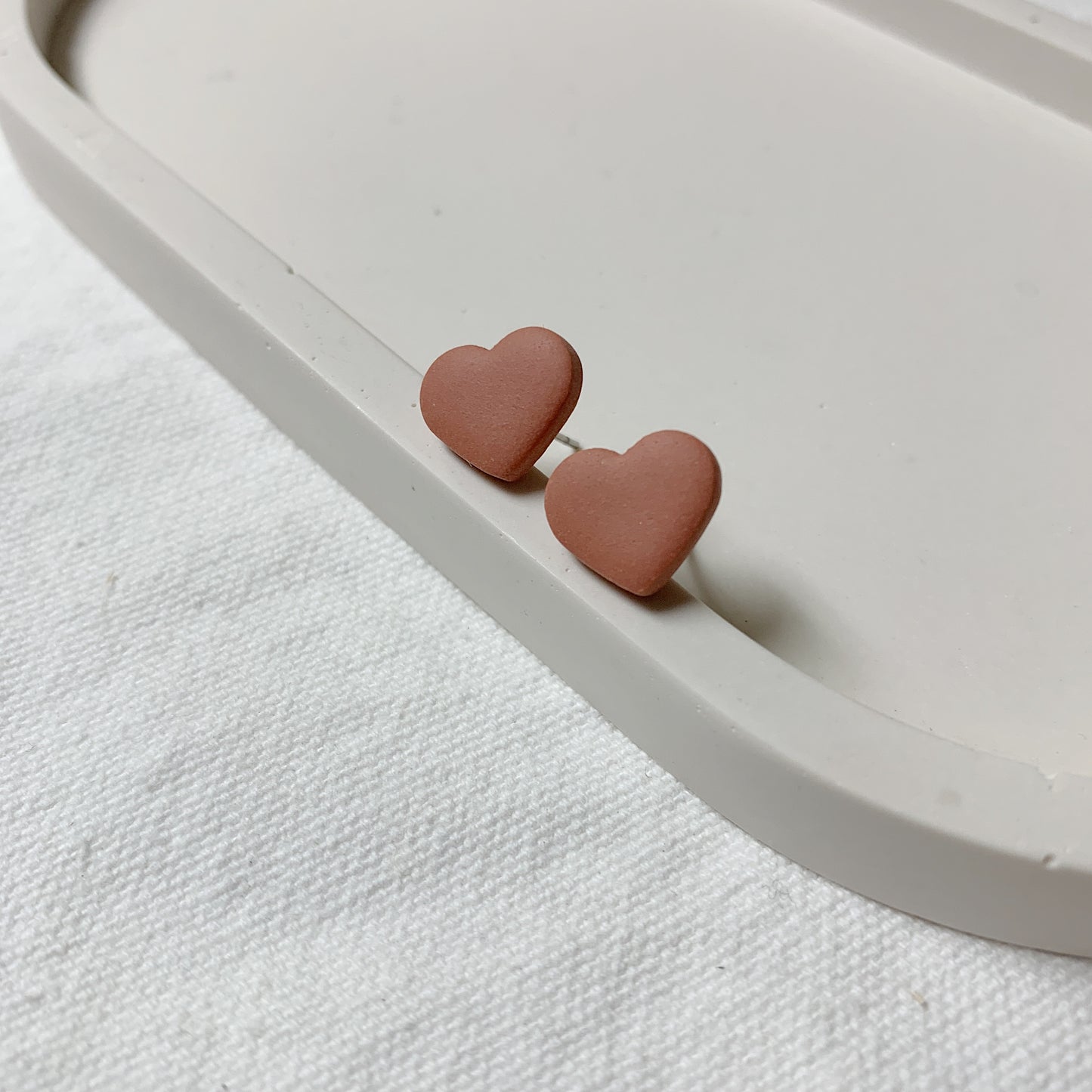 Heart Stud - Salmon Pink
